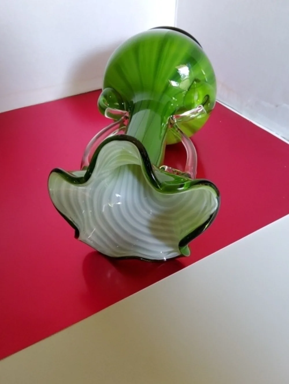 Brinns Pittsburgh Import Green/white Vase